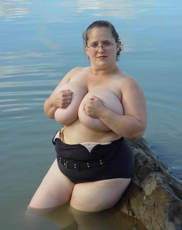 15P bbw showing off her huge ripe boobs