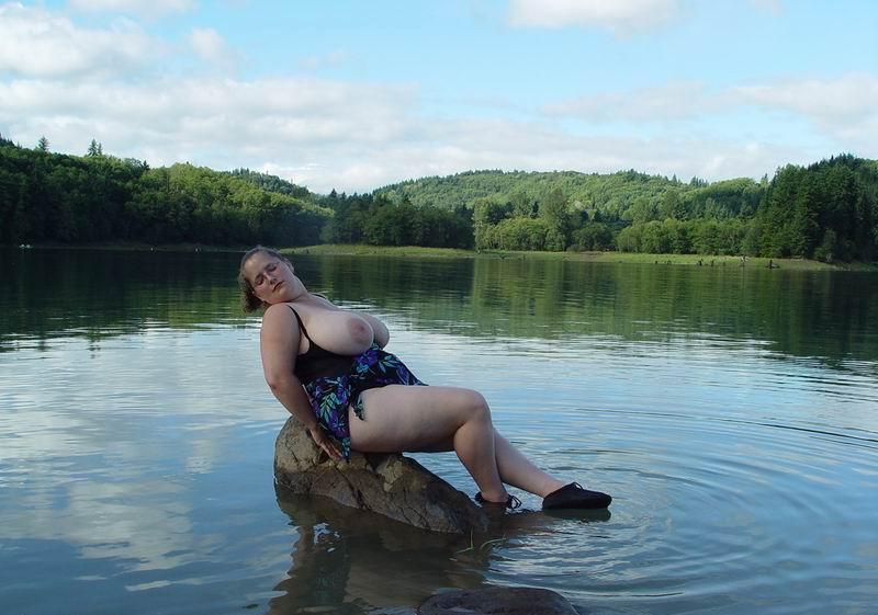 15P bbw showing off her huge ripe boobs