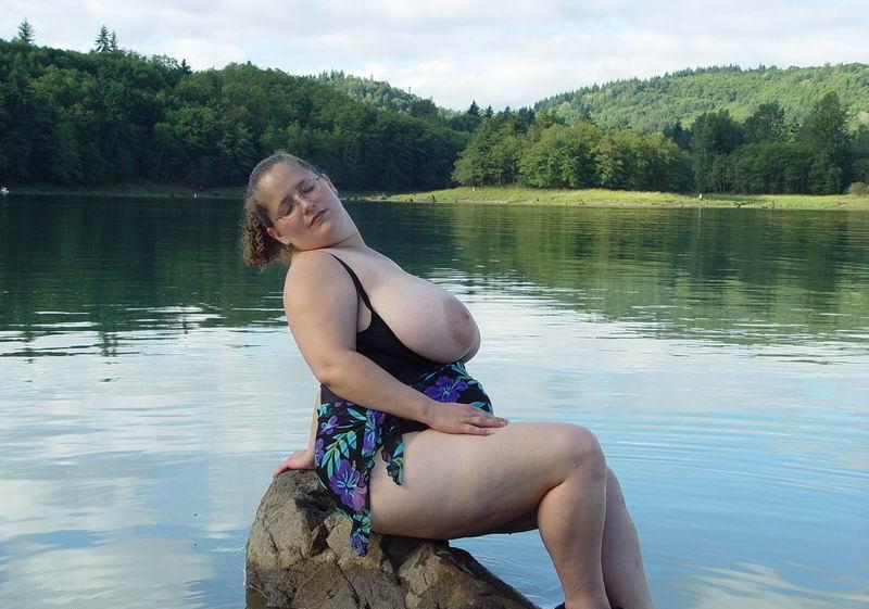 15P bbw showing off her huge ripe boobs