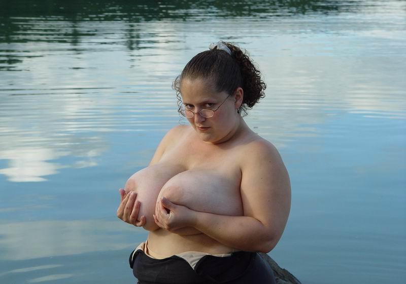 15P bbw showing off her huge ripe boobs