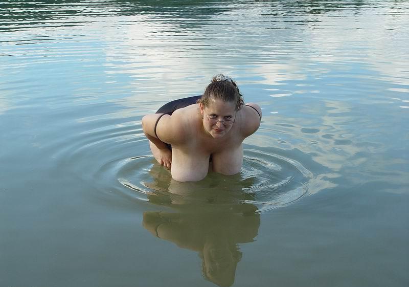 15P bbw showing off her huge ripe boobs