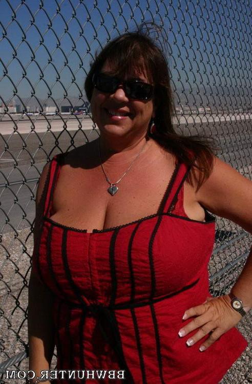 15P Plump milf choking on a long dick