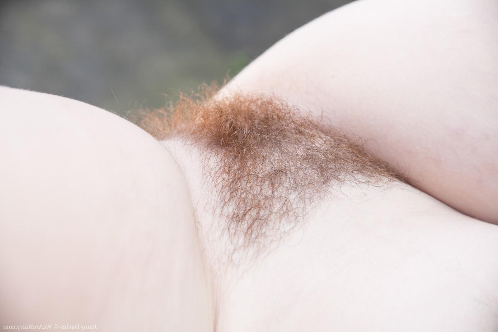 16P Jenny Davies rubs hairy pussy on the picnic table