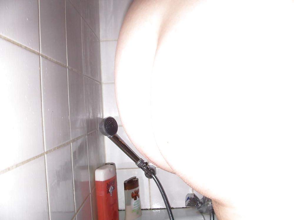 25P FRENCH CHUBBY TEEN POSING FOR HER BOYFRIEND