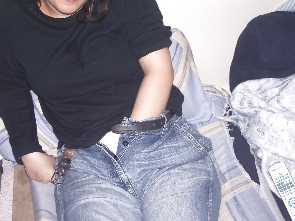 25P FRENCH CHUBBY TEEN POSING FOR HER BOYFRIEND