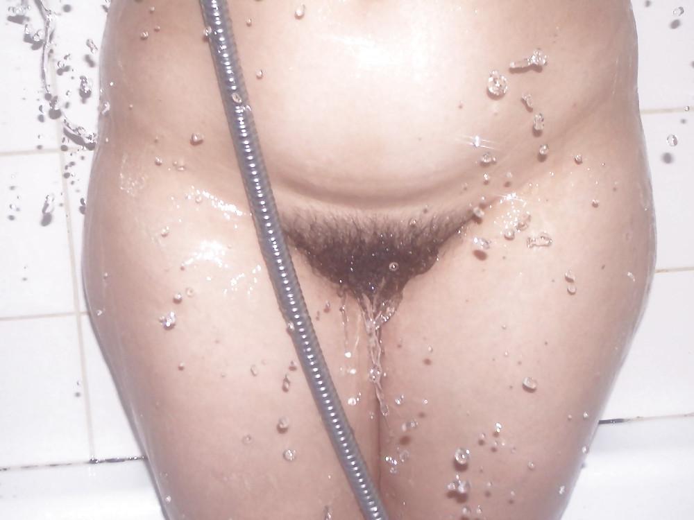 25P FRENCH CHUBBY TEEN POSING FOR HER BOYFRIEND
