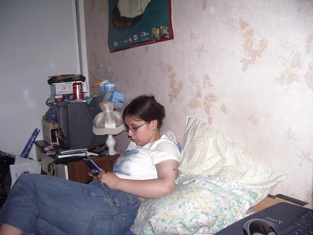 25P FRENCH CHUBBY TEEN POSING FOR HER BOYFRIEND