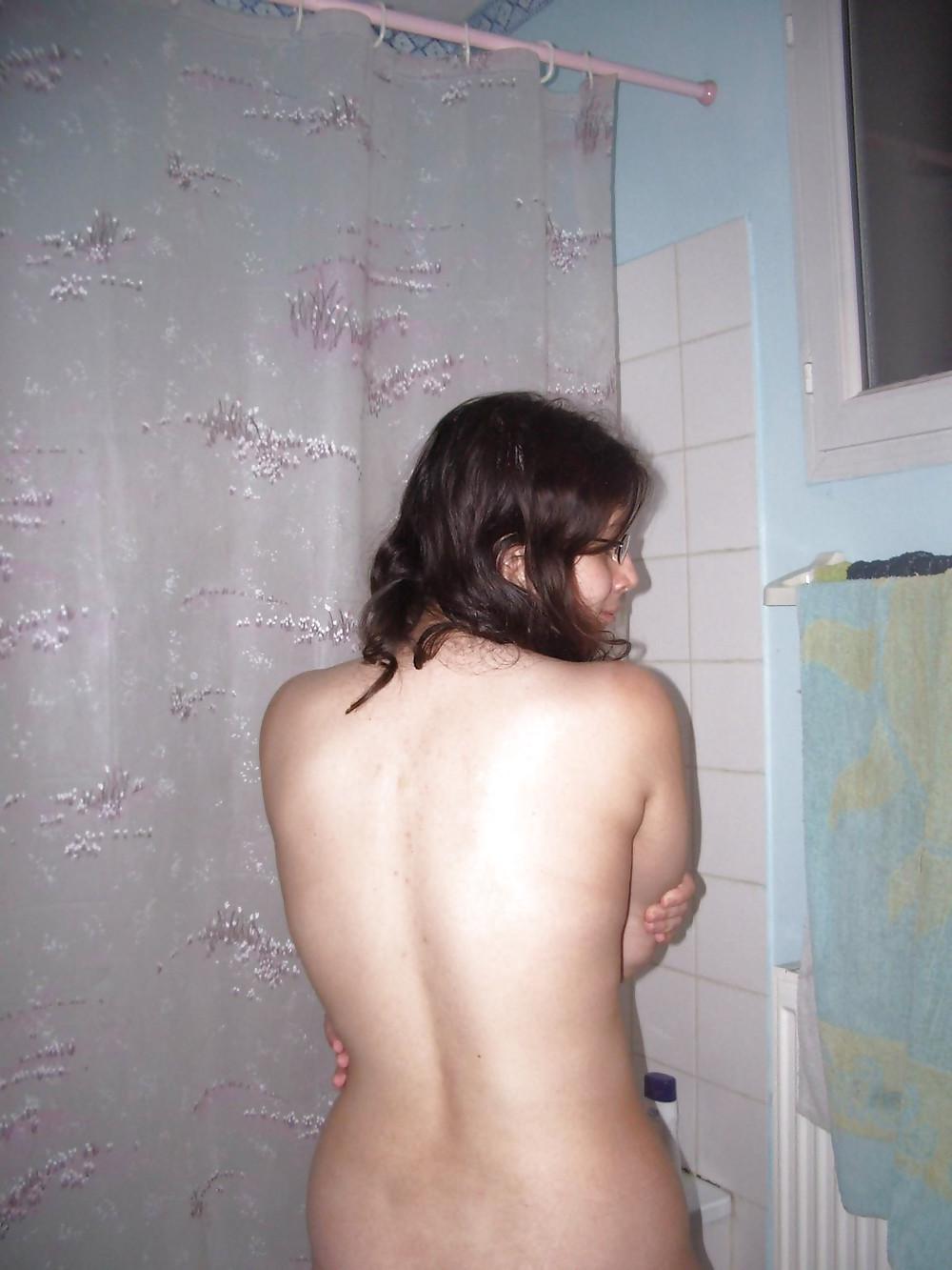 25P FRENCH CHUBBY TEEN POSING FOR HER BOYFRIEND