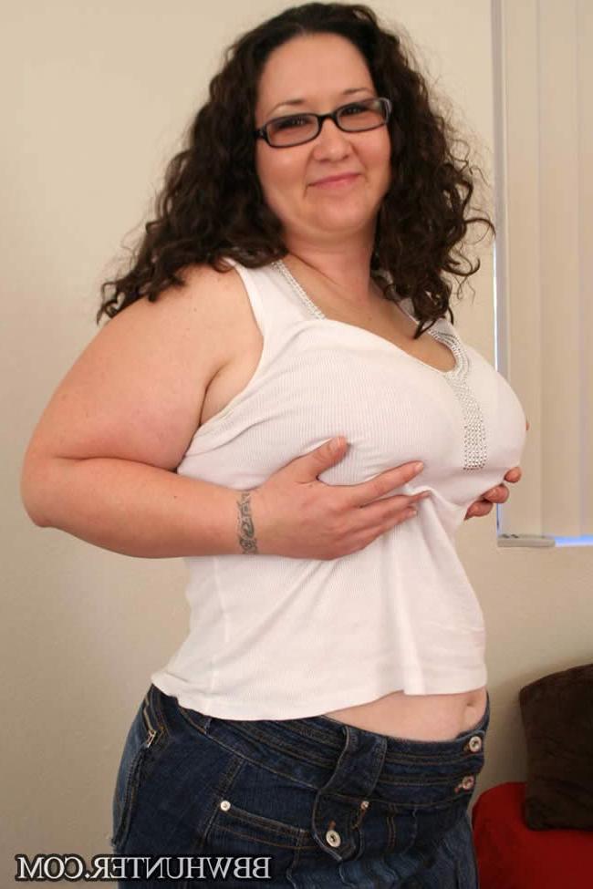 16P Big bottom plumper gets fucked from behind
