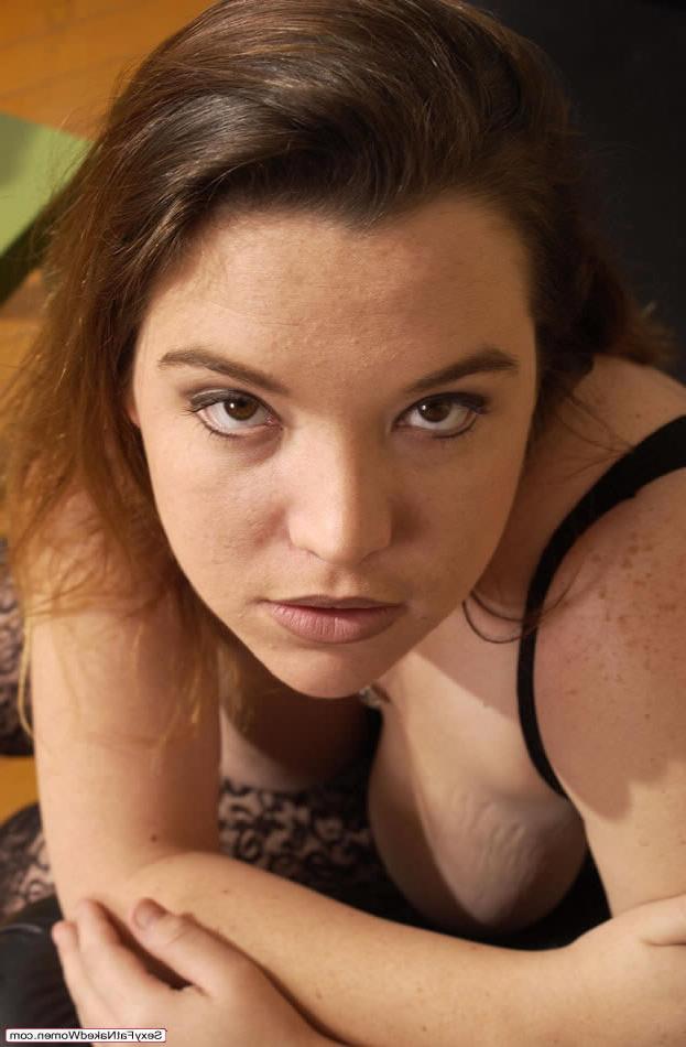 16P Big Tit Brunette Plumper Sucking Dick From Your POV