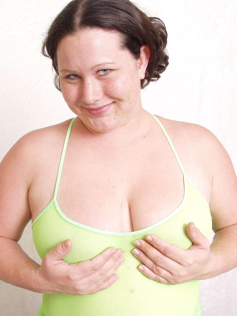 10P Plumper girl spreading in pantyhose