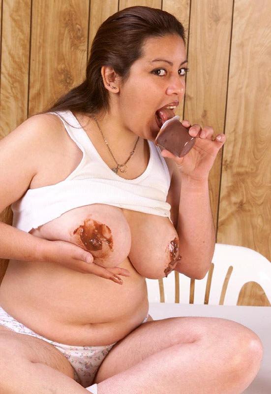 19P Plumper brunet loves hot chocolate