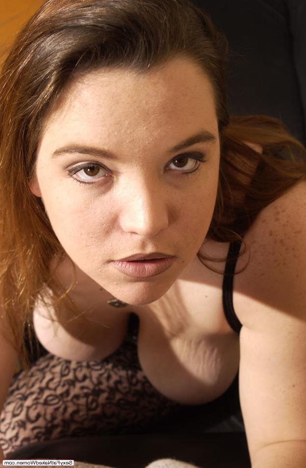 16P BBW Brunette Giving Blowjob From Your POV