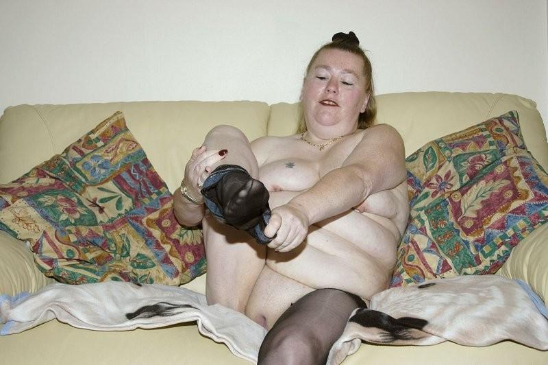 16P Old plumper fucks herself with a dildo