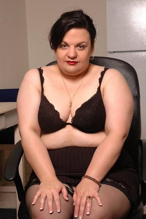 16P Older plumper in black stockings