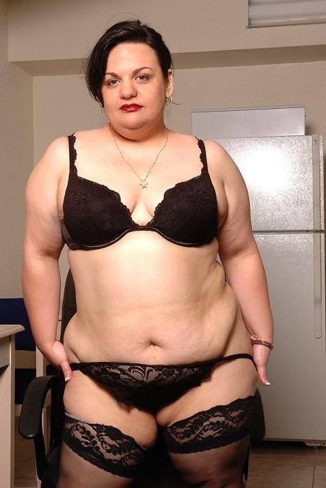 16P Older plumper in black stockings
