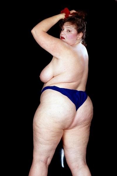 20P Pussy spreading mature bbw