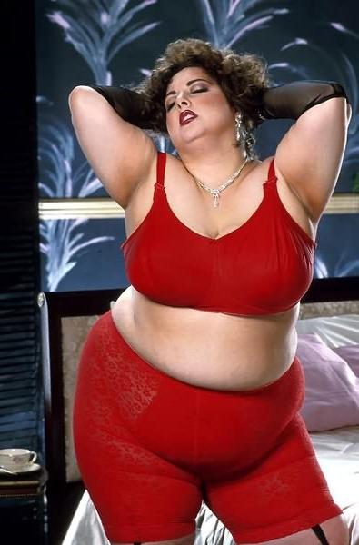 20P Strip teasing mature bbw