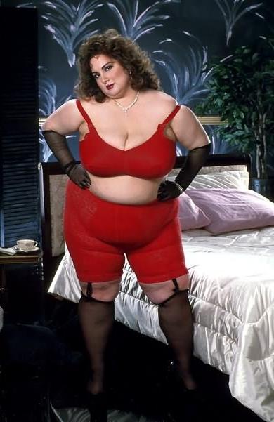 20P Strip teasing mature bbw