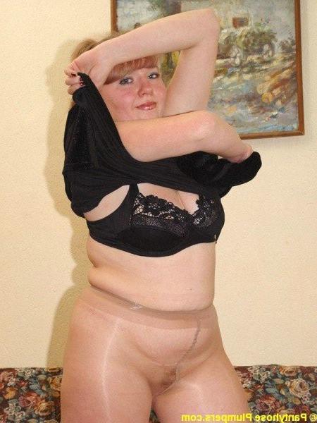 16P Blonde plumper in pantyhose
