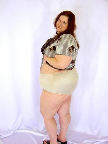 16P Big Plumper Mom Shows Her Big Fuckin Tits