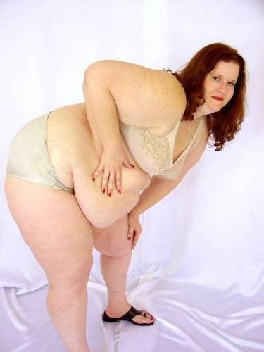 16P Big Plumper Mom Shows Her Big Fuckin Tits