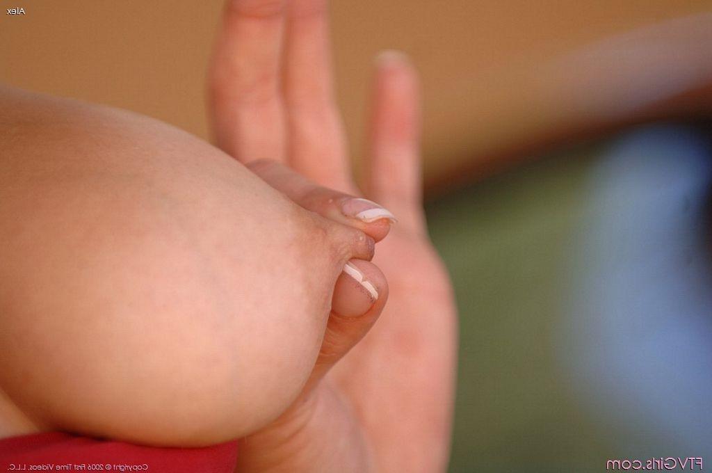 16P A very pretty babe showing extreme closeups of her pussy