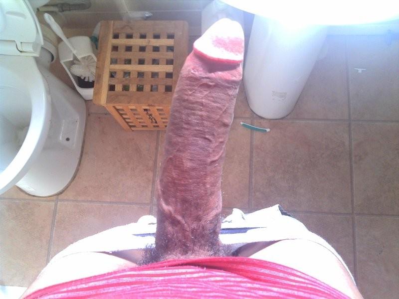 16P Real amateur shows off his big fat dick