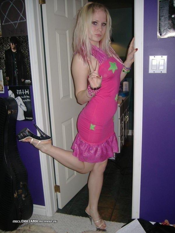 25P Steamy hot kinky amateur blondie posing for her boyfriend