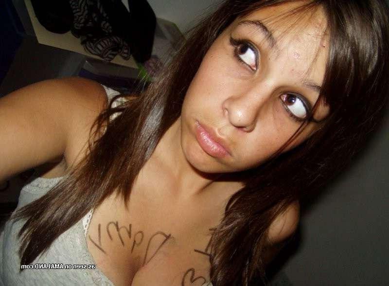 10P Busty emo cutie teasing her boyfriend while camwhoring