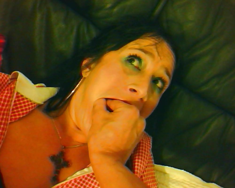 24P Amateur sexy slutty milf mom