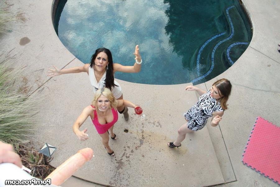 15P Two horny babes getting covered in cum