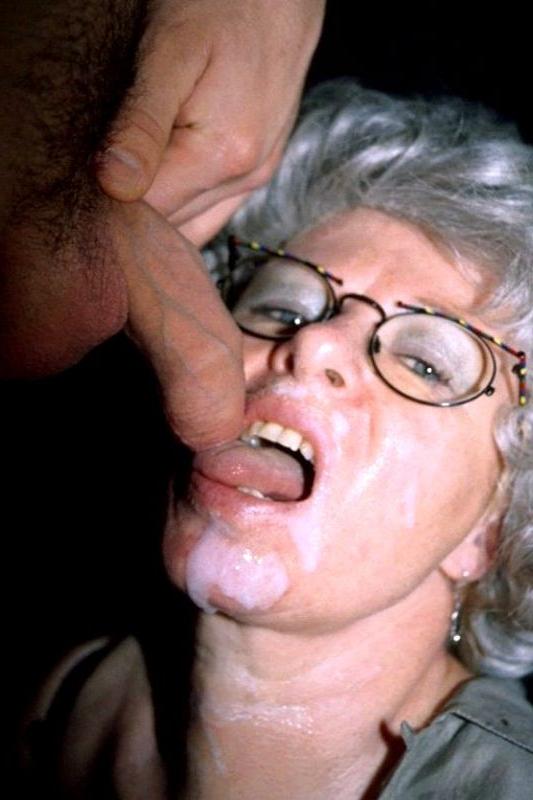16P Cock hungry old granny gets face fucked and drenched in cum