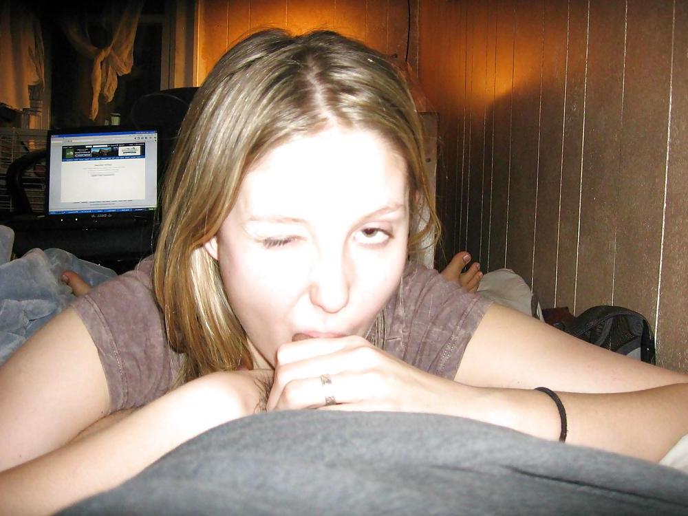 25P CUTE GIRLS SUCKING DICKS III