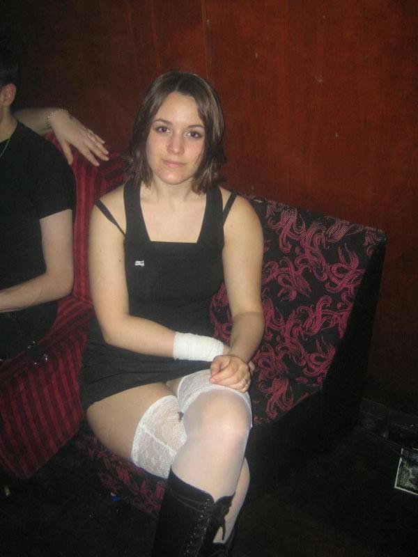 15P Real amateur girlfriend taking messy cum facials