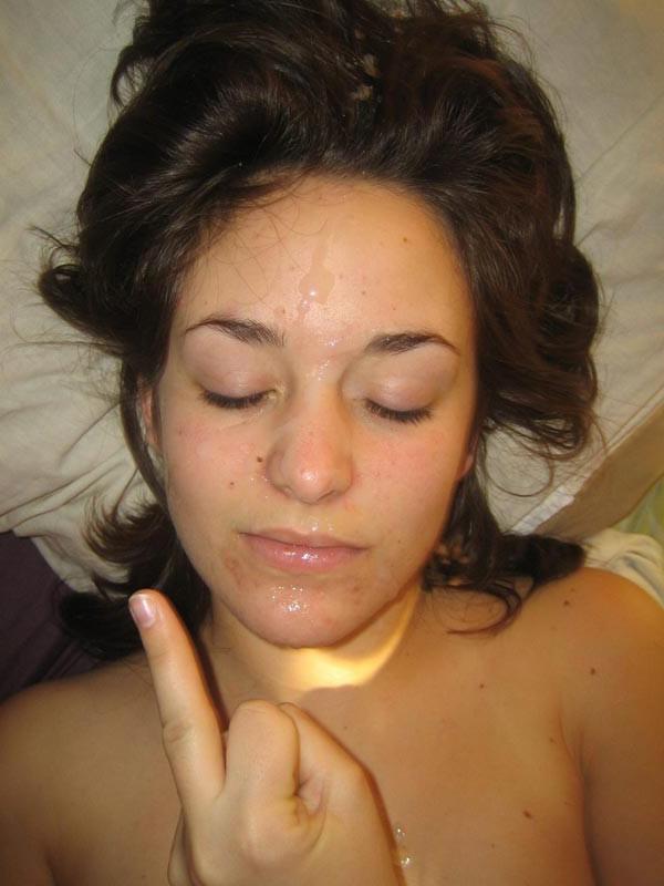 15P Real amateur girlfriend taking messy cum facials