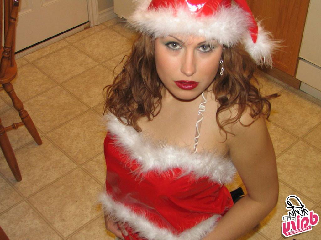 15P This hot housewife dressed for Santa gets a messy facial
