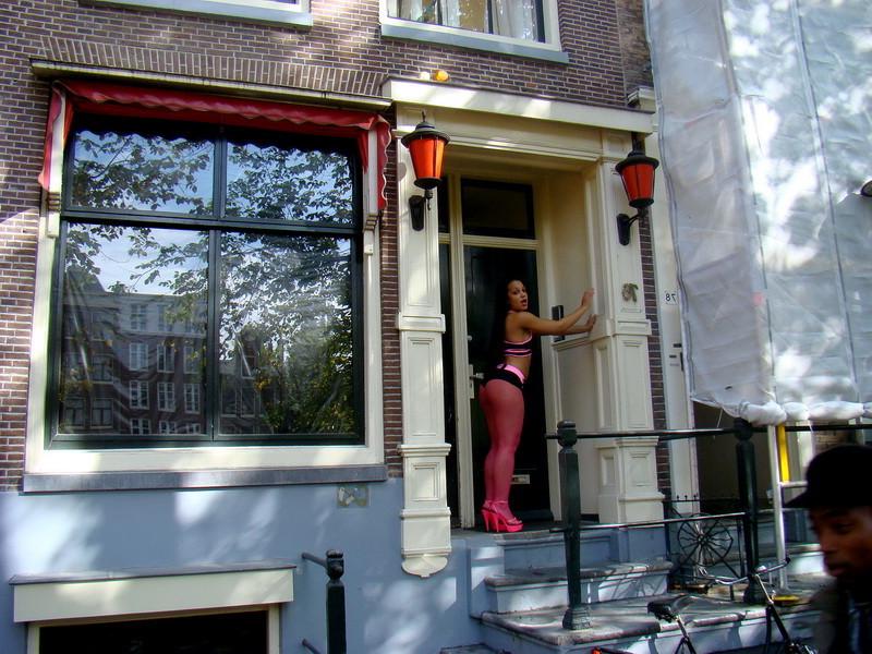 16P Red light district ethnic whore hardcore fuck and facial cumshot
