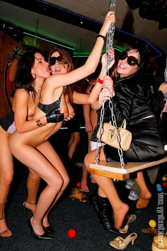 20P Tipsy hotties faces getting smeared in hot jizz