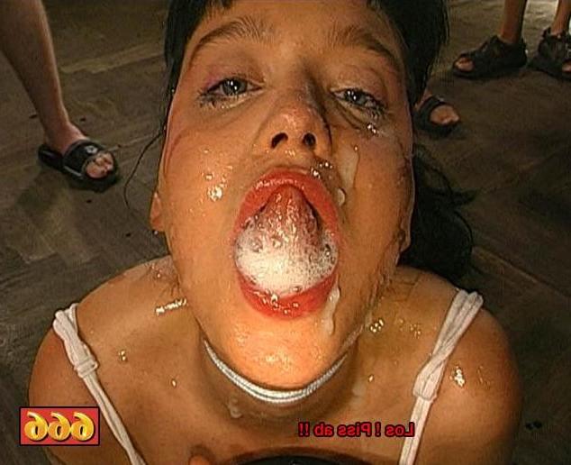 16P Filthy whore lets guys piss and cum in her mouth