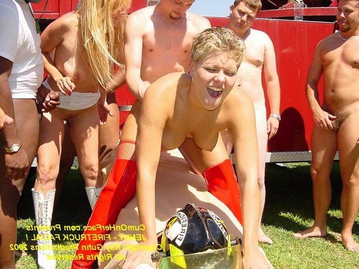 16P Outdoor group messy cumshot