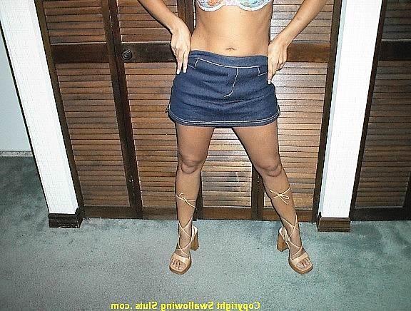 16P Young tanned cocksucker in her bra makes a guy cum