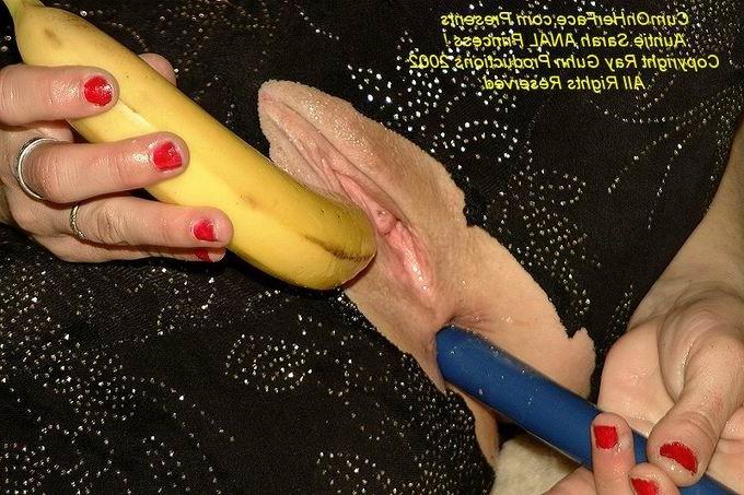 16P Mature babe get a messy facial