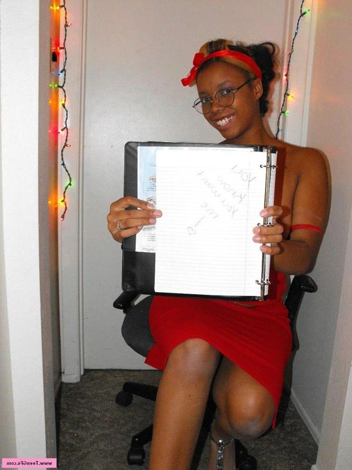 17P Horny amateur ebony teen fingering and playing with a dildo