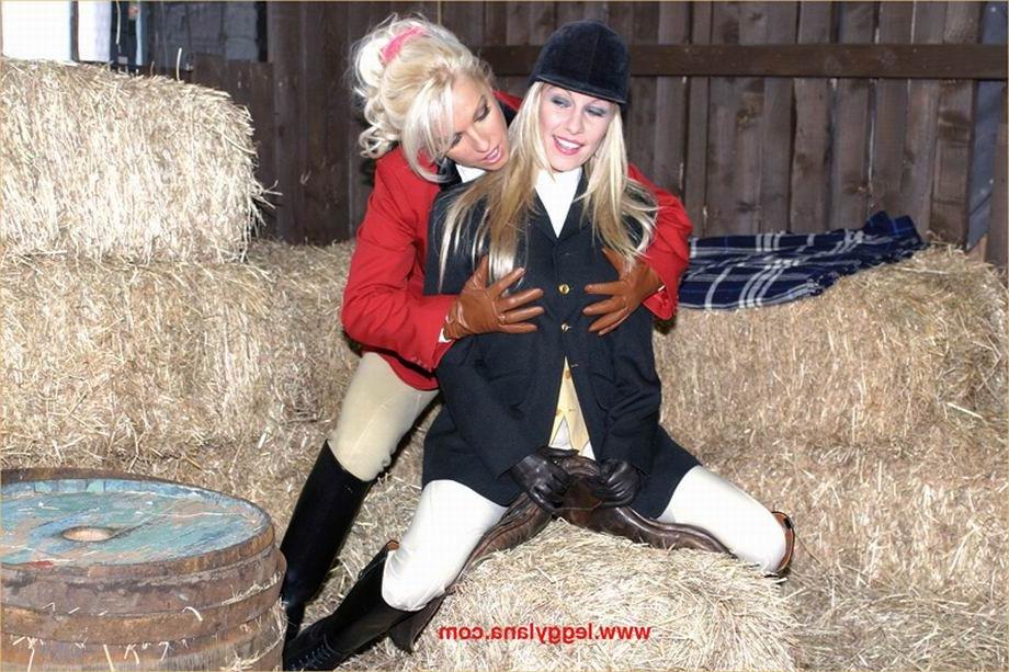 16P Busty blonde lesbs toying in the stable