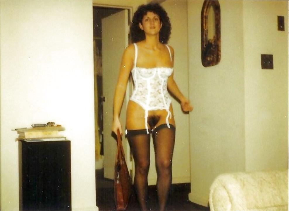 25P Vintage Hairy Pussy Wives
