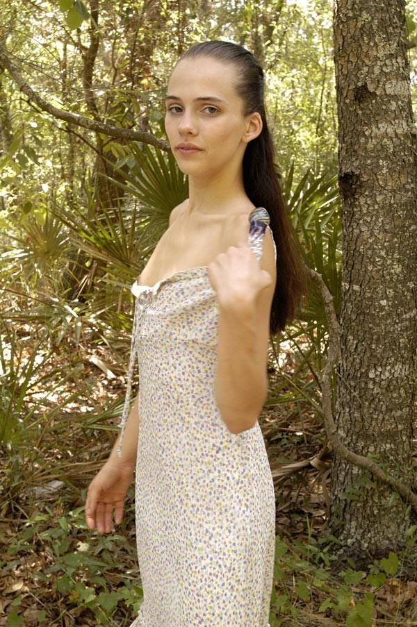 16P Innocent teenie masturbates outside in the woods