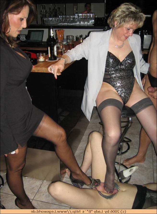 12P Feet fetish at kinky swinger party