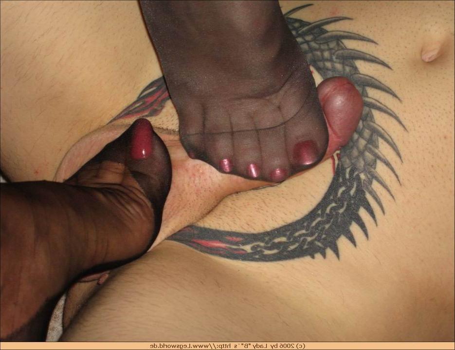 12P Feet fetish at kinky swinger party