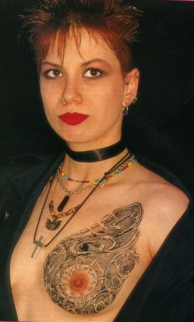 11P Extreme tattoo and piercing